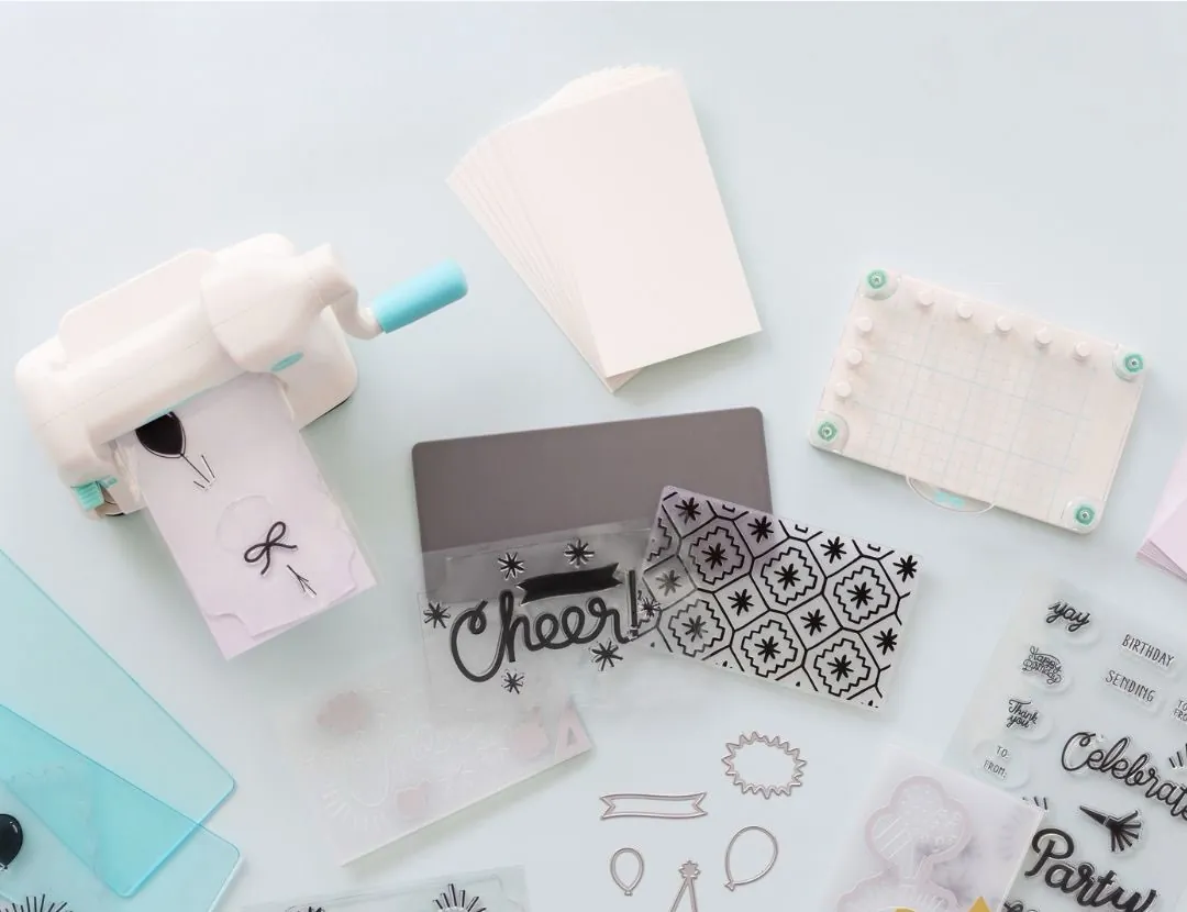 Kit de troquelado y sellos para hacer tarjetas, de Oh! Naif